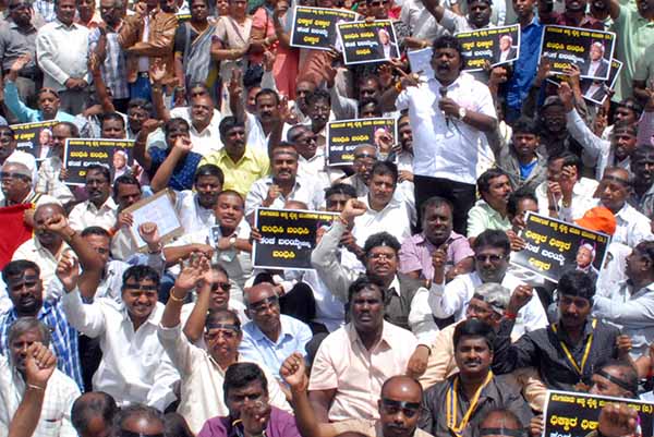 ಪ್ರೊ.ಕಾಂಚ ಐಲಯ್ಯ ಬಂಧನಕ್ಕೆ ಆರ್ಯವೈಶ್ಯರ ಆಗ್ರಹ